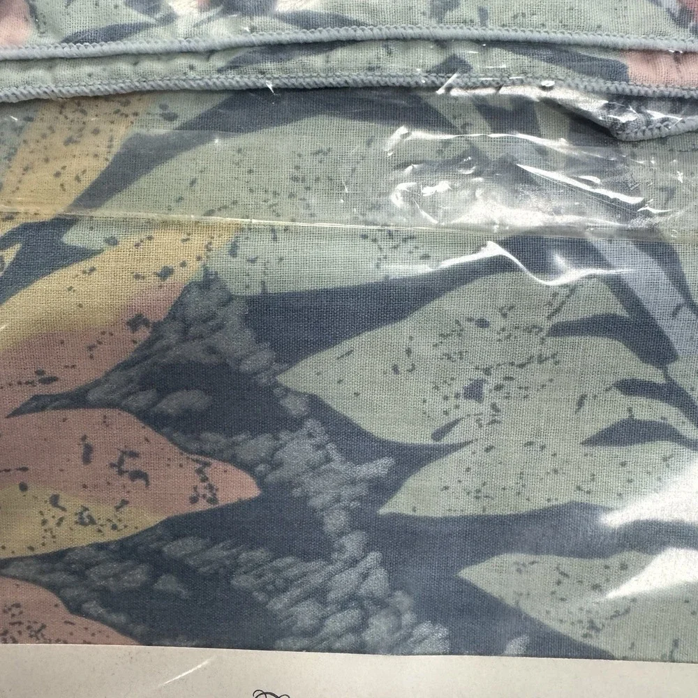 Vintage 90s Cozumel Beach Print Table Runner 15x70 Tropical Leaf Pastel‎ NEW